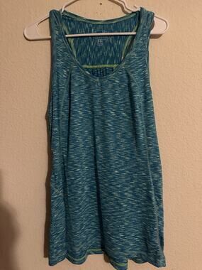 EUC Tangerine Women’s Racerback Tank Top XL Stretch Comfort Athletic Pocket